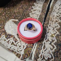 UNISEX RING SIZE 9.5 WITH BLUE STONE