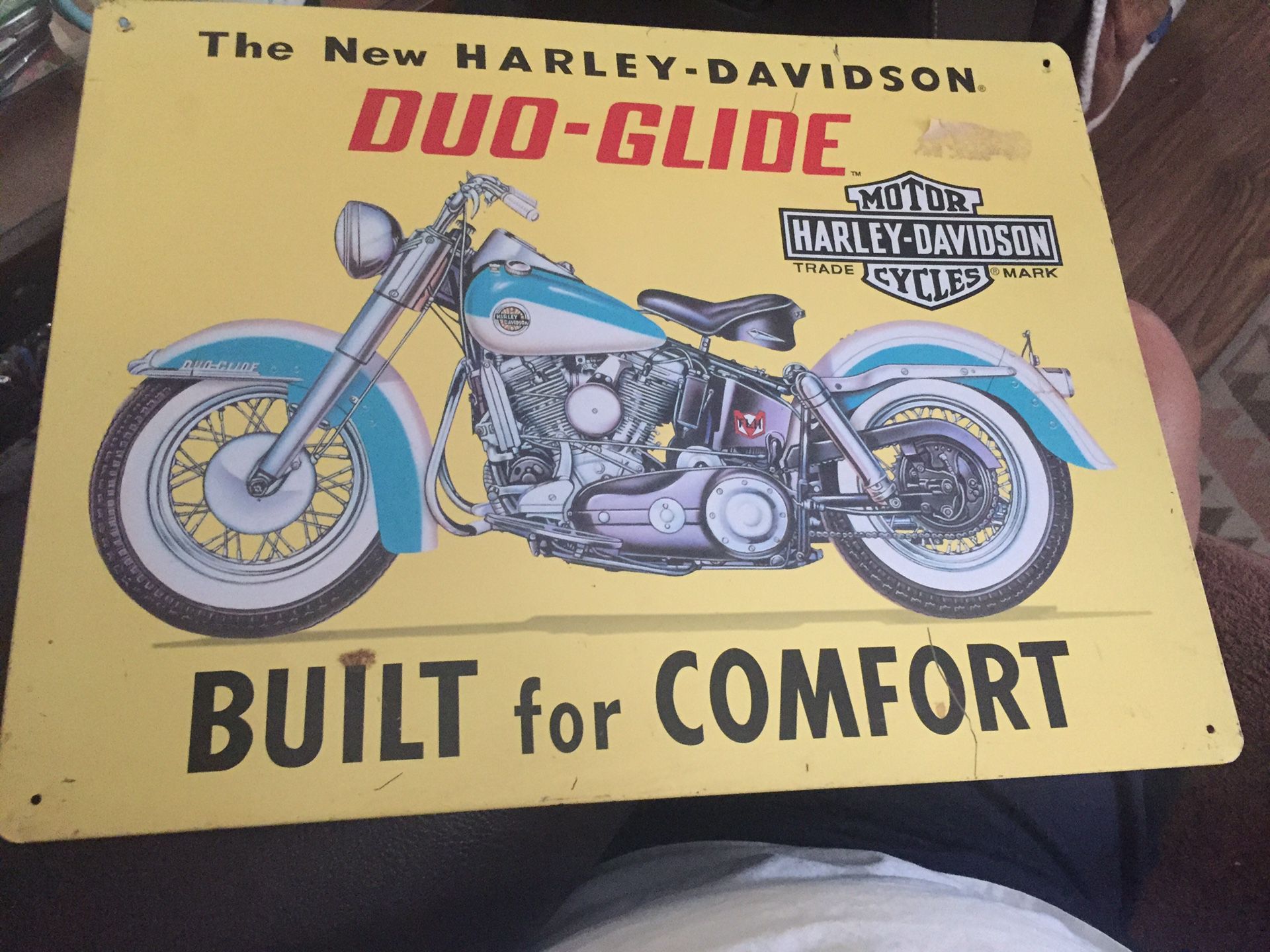2001 Harley Davidson metal sign