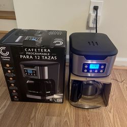 BRAND NEW 12 CUP PROGRAMMABLE COFFEE MAKER. ☕️☕️.  LED DIGITAL DISPLAY.  📱.  CLOSEOUT SALE $25☕️☕️🔥🔥