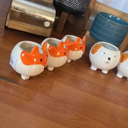 Ceramic Pots And Decor