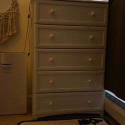 White Dresser 5 Drors 