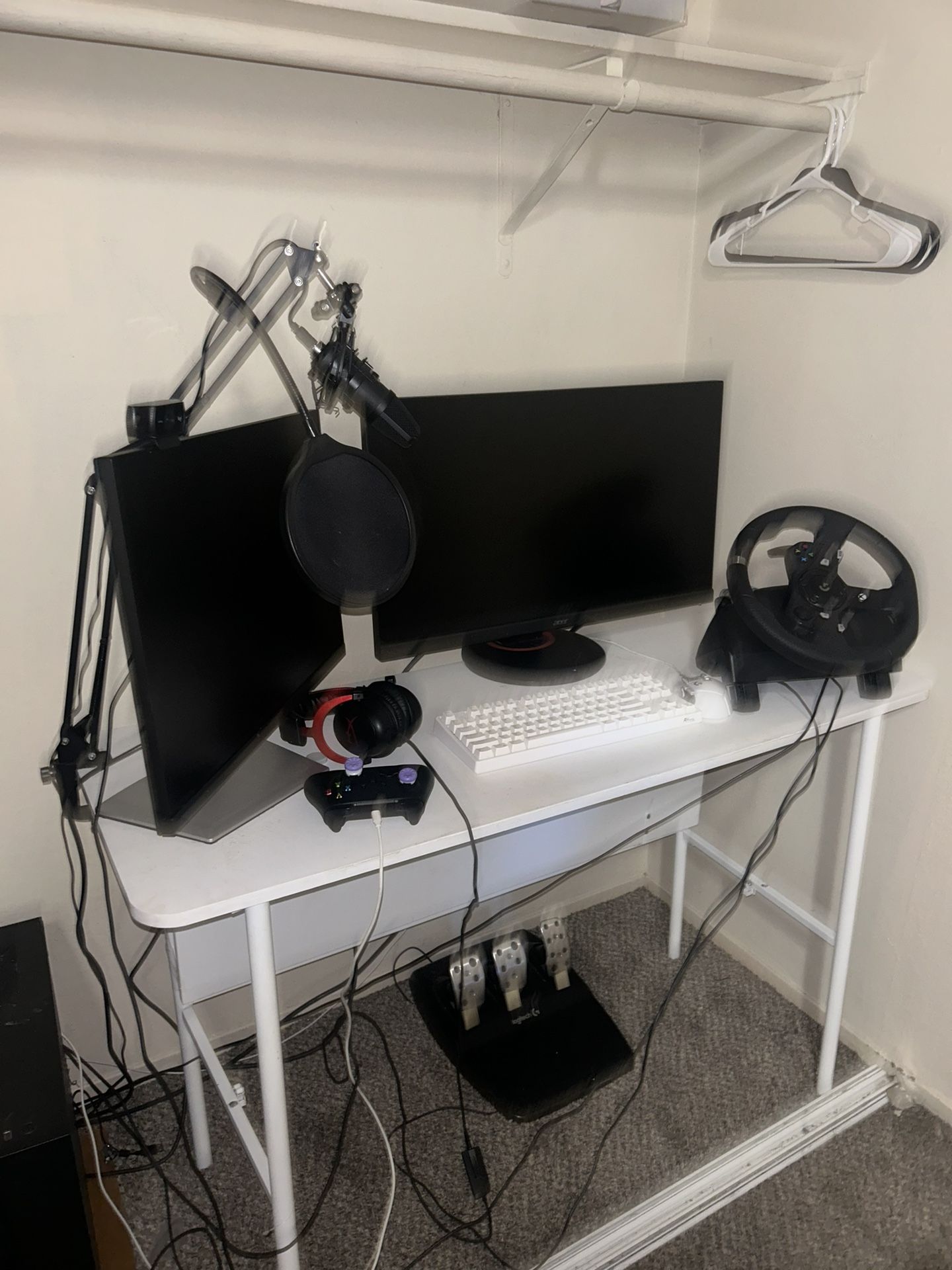 GAMING SETUP + PC (ALL INCLUDED)