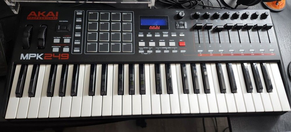 Akai MPK249 MIDI Keyboard