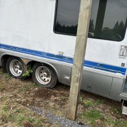 1991 Airstream Land yacht