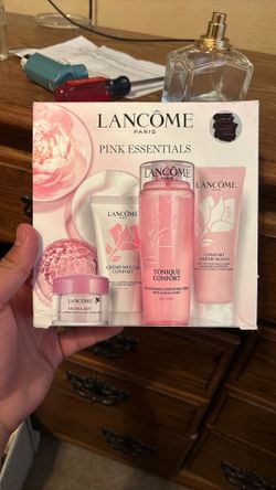 Lancome Paris Pink Essentials Gift Set
