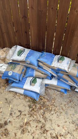 Free turf sand pickup only first come first serve