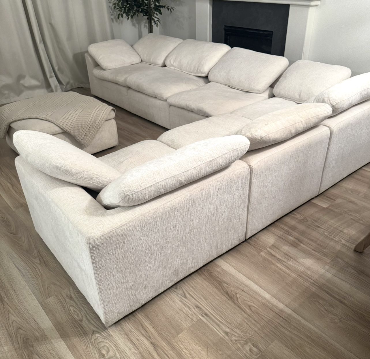 8-10 Sectional Couch