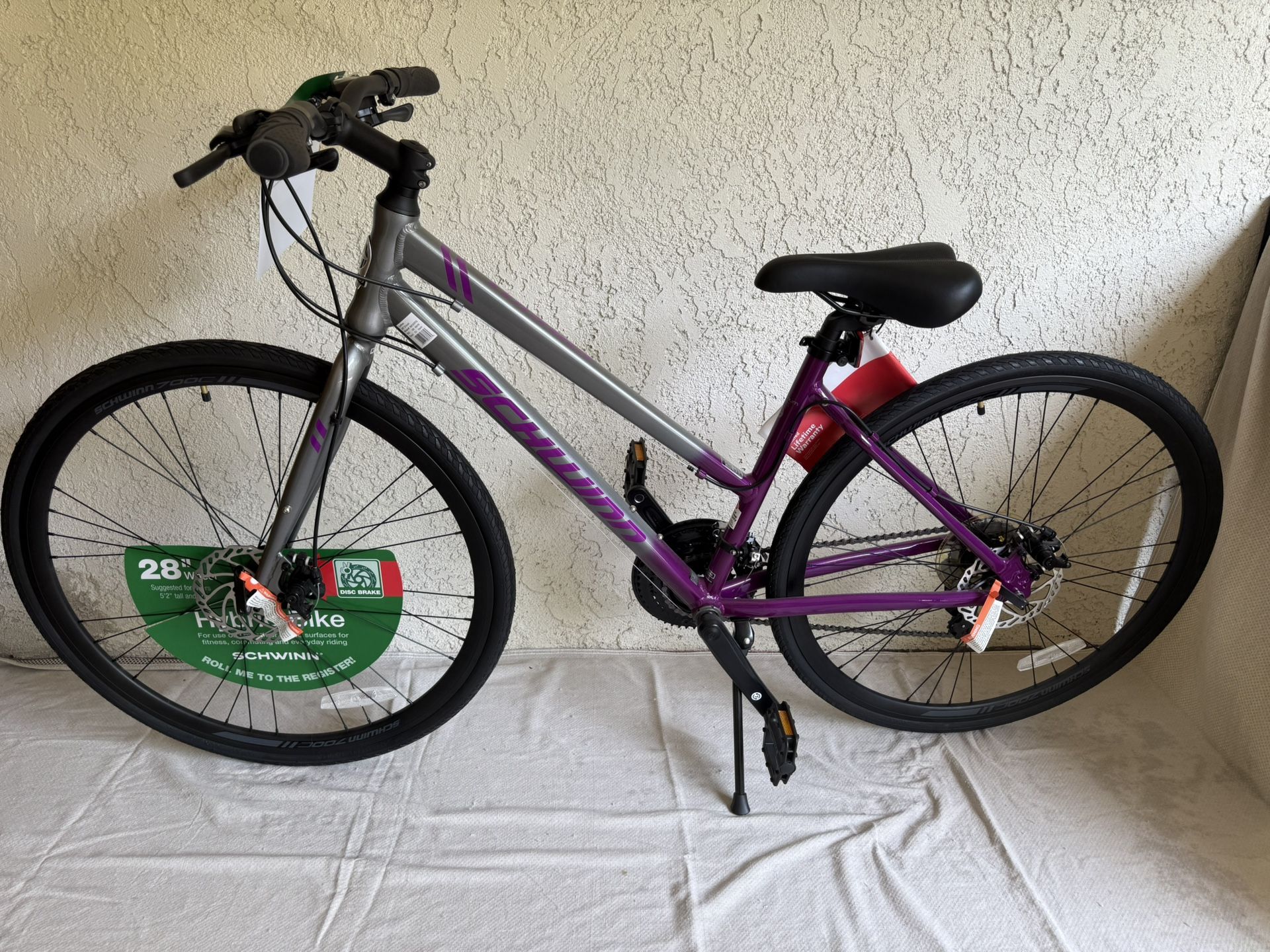 Schwinn 28” Circuit Hybrid Girls’ Bike, 21-spd. NEW