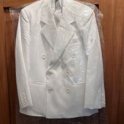 Boys LIKE NEW 5-Piece White Suit, Size 8