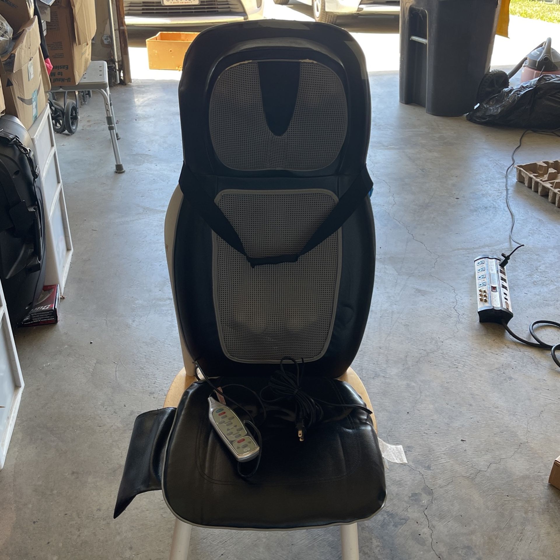 HOMEDICS THERAPIST SELECT BACK/NECK MASSAGING CHAIR W/HEAT SBM-500H**USED