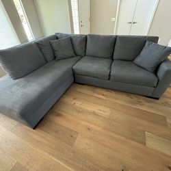 Greathouse Couch 