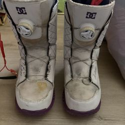DC Snowboarding Boots