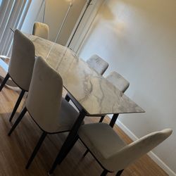 Table With Chairs 