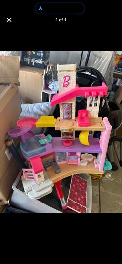 Barbie little people house