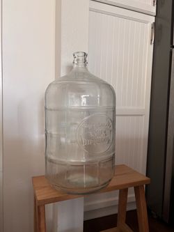 Mountain Valley Spring Water 5 Gallon Glass Jug – Embossed