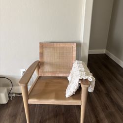 Wood accent chair