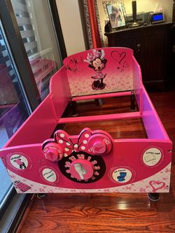 Minnie Mouse toddler bed