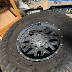 XD Series Wheels 18” With 37 Tires