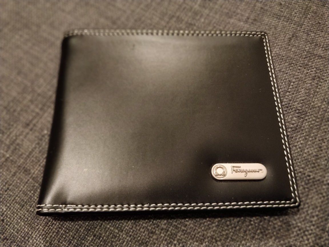 New men's Salvatore Ferragamo wallet