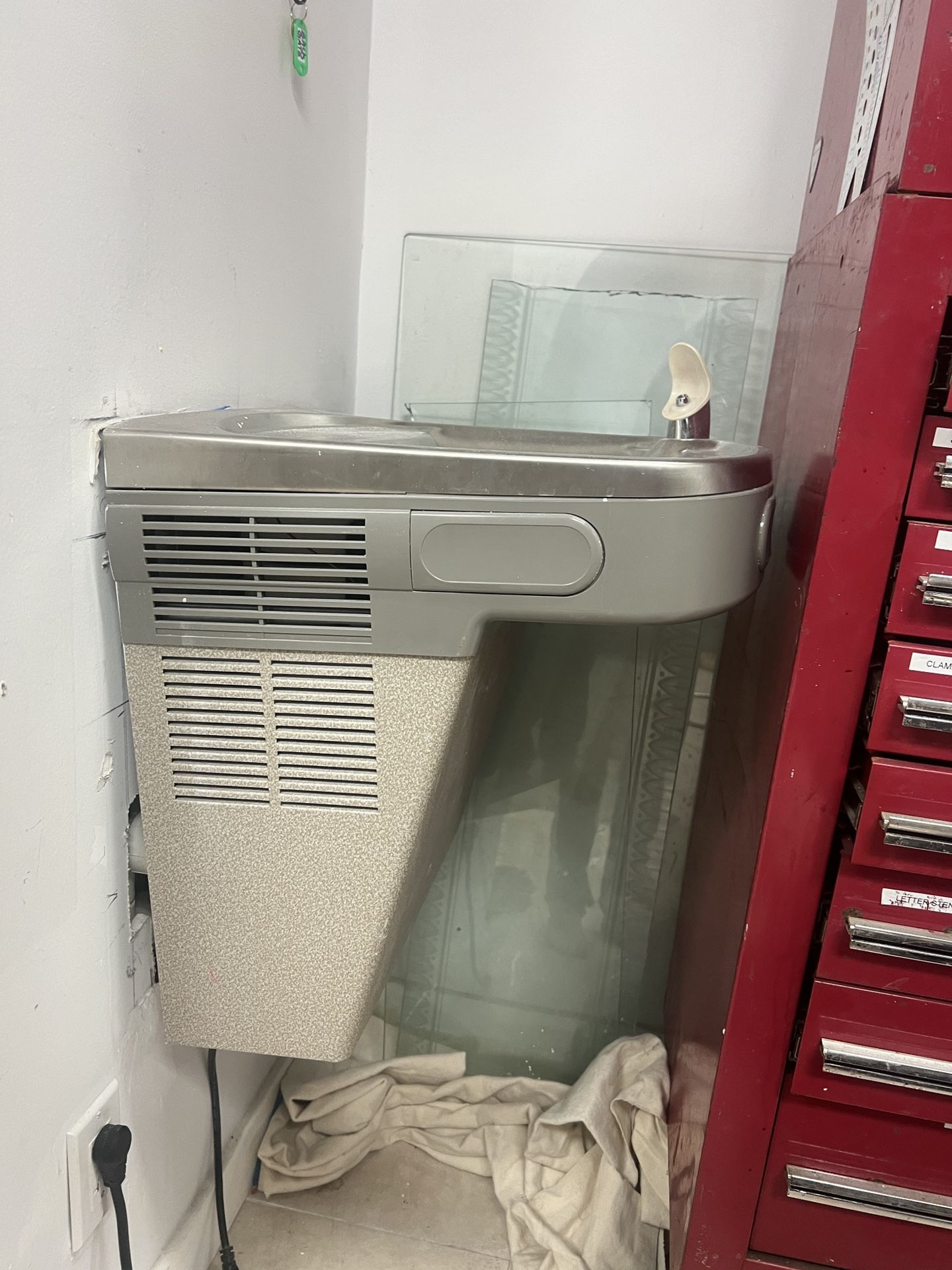 elkay water fountain for sale $100