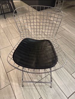 Set of 3 modern barstools
