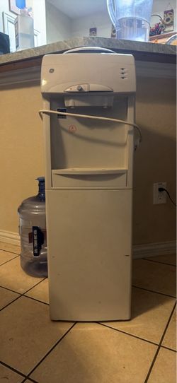 GE Water Hot and Cold Dispenser