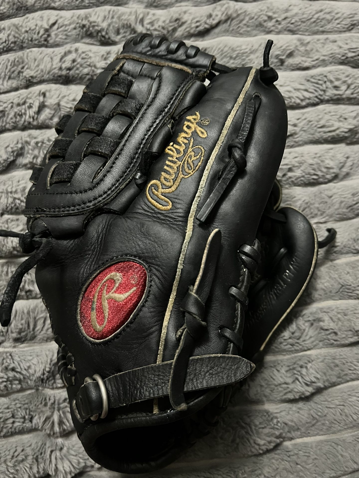 Rawlings Heart of the Hide Baseball Glove