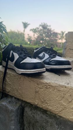 Nike pandas size 4 youth