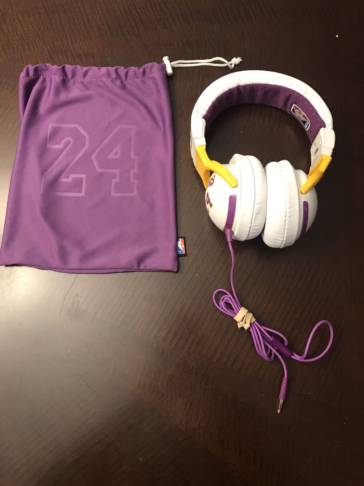 Skull candy kobe Bryant Lakers 24 headphones