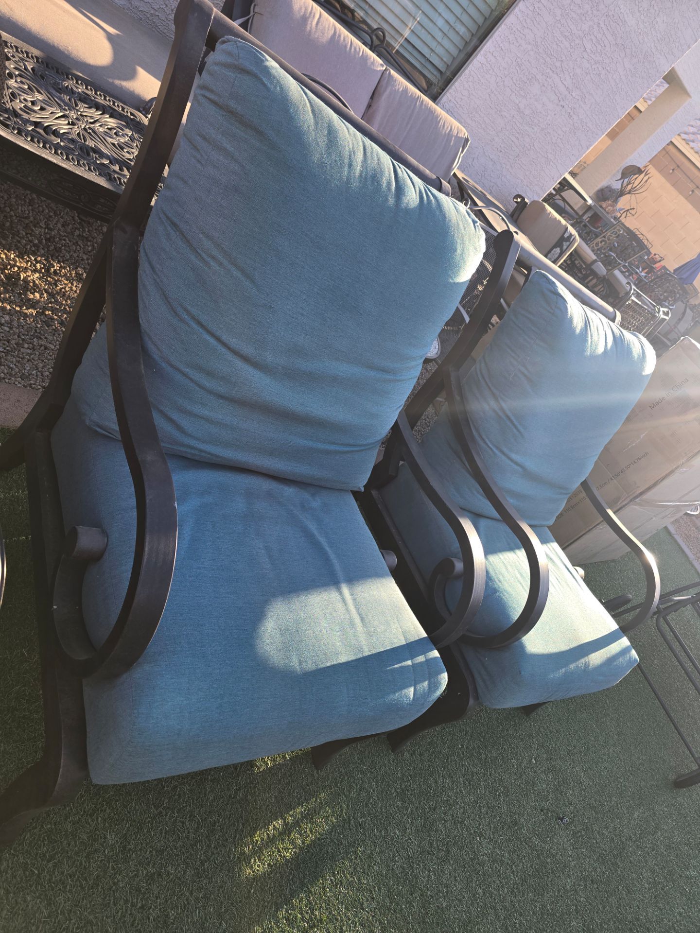 $1400 MALLIN BRAND 2 BIG CHAIRS LIKE NEW