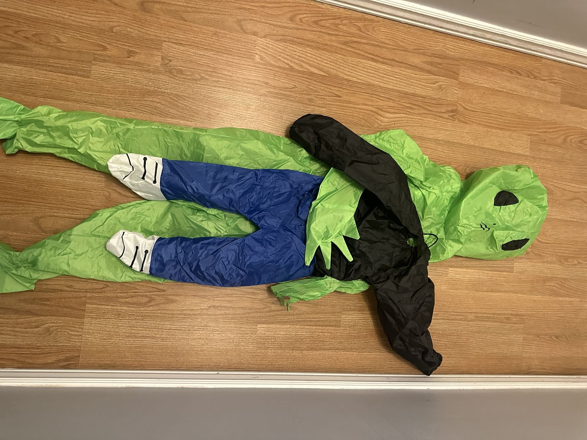 Alien Pick Me Up Halloween Costume