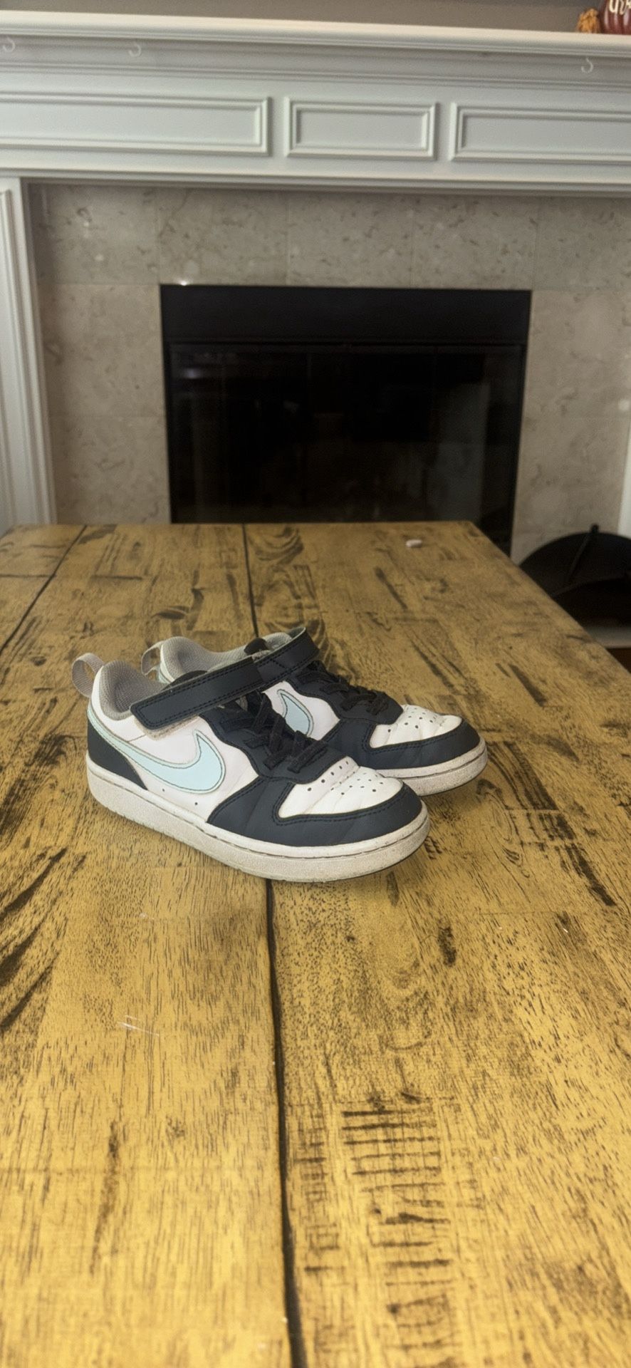 Boys Size 13 NIKE Shoes