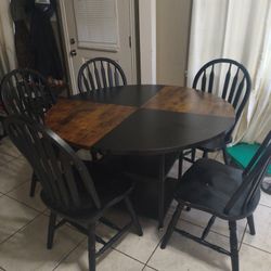 Black Table With Chairs 