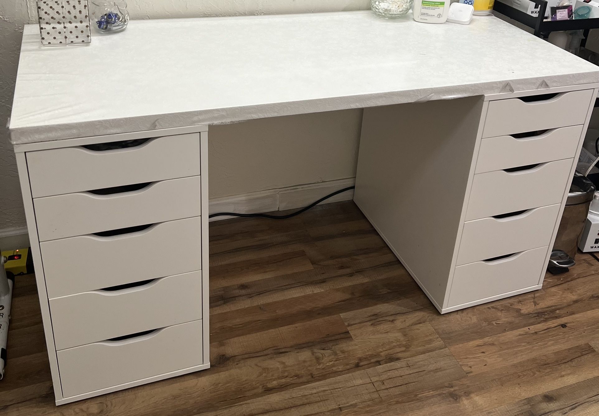Desk / Vanity 