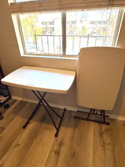 2 ‘arching adjustable folding tables