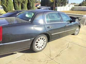 2006 Lincoln Town Car