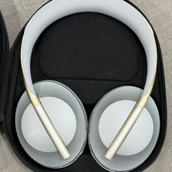 Bose Noise Cancelling Headphones 700 - Luxe Silver - Bluetooth