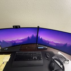 Two Philips 27” Curved Monitors With Stand 