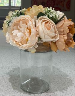 Flower arrangement/centerpieces