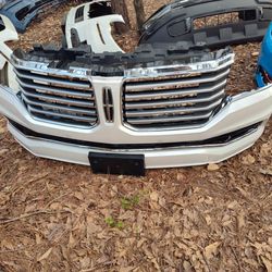 Lincoln Navigator Front Bumper Complete