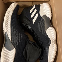 Black And White Adidas Basketball Shoes Size 11 1/2