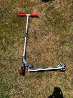Razor Kick Scooter – Red/Silver – Good Condition