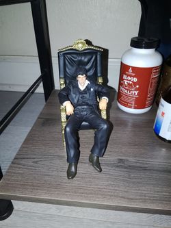 Tony Montana figure