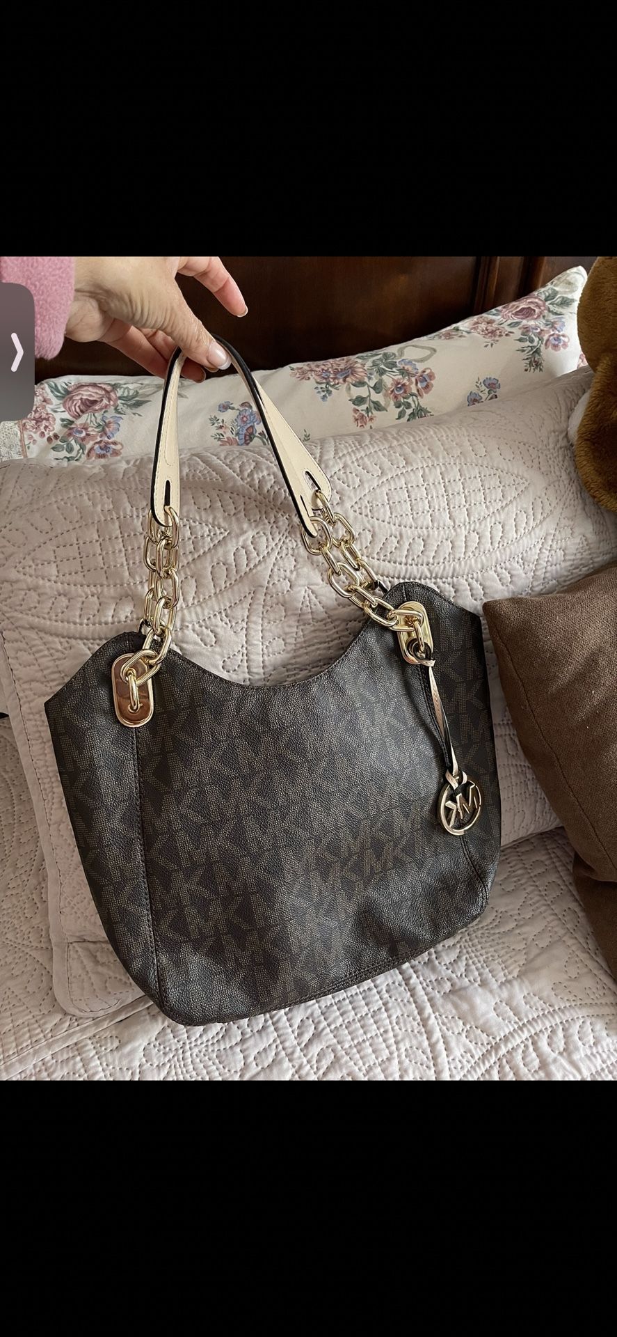 Excellent Condition Authentic Beautiful Women Hand Bags