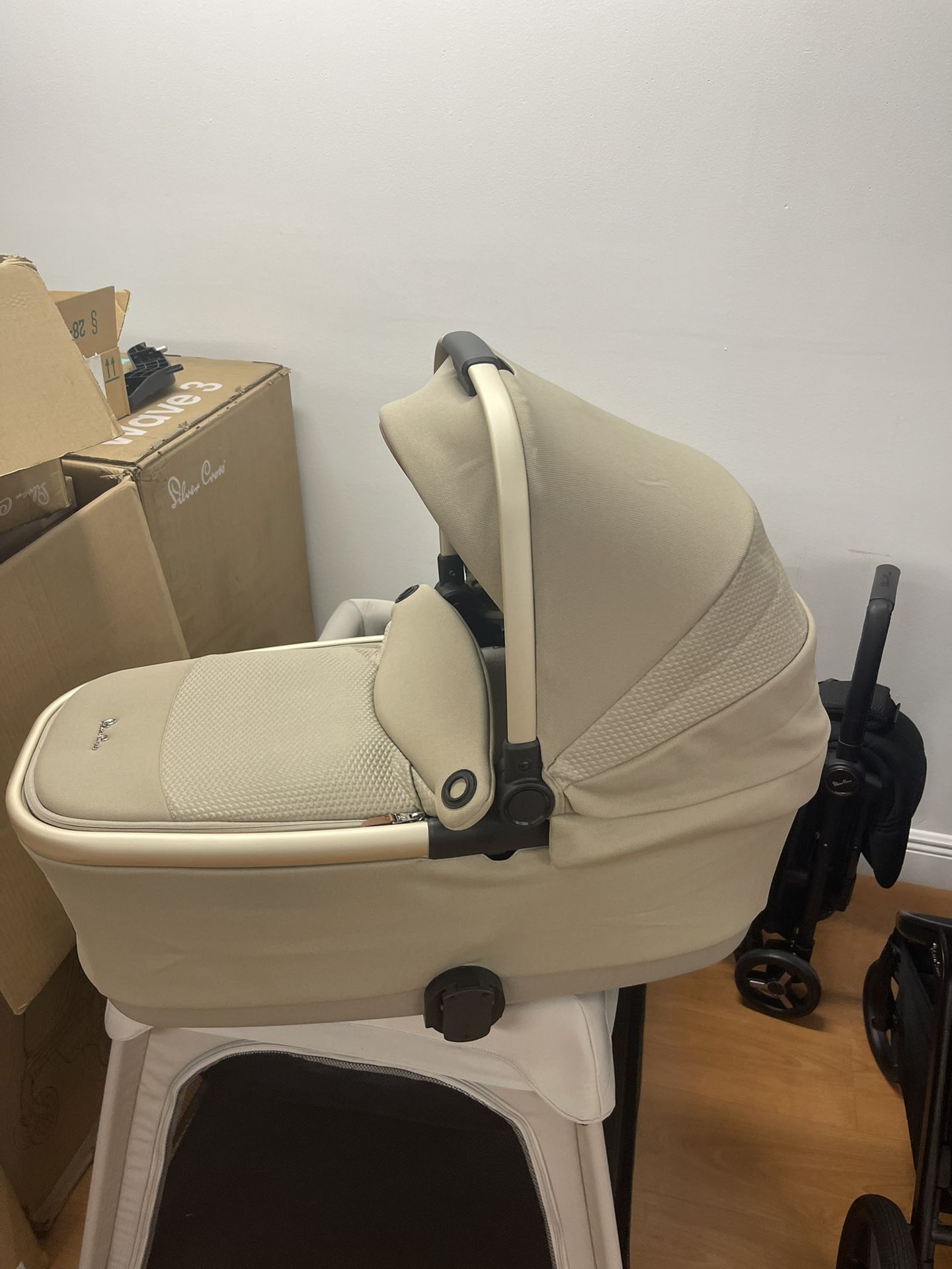 Silver Cross Reef Carrycot Bassinet Foldable Overnight Approved