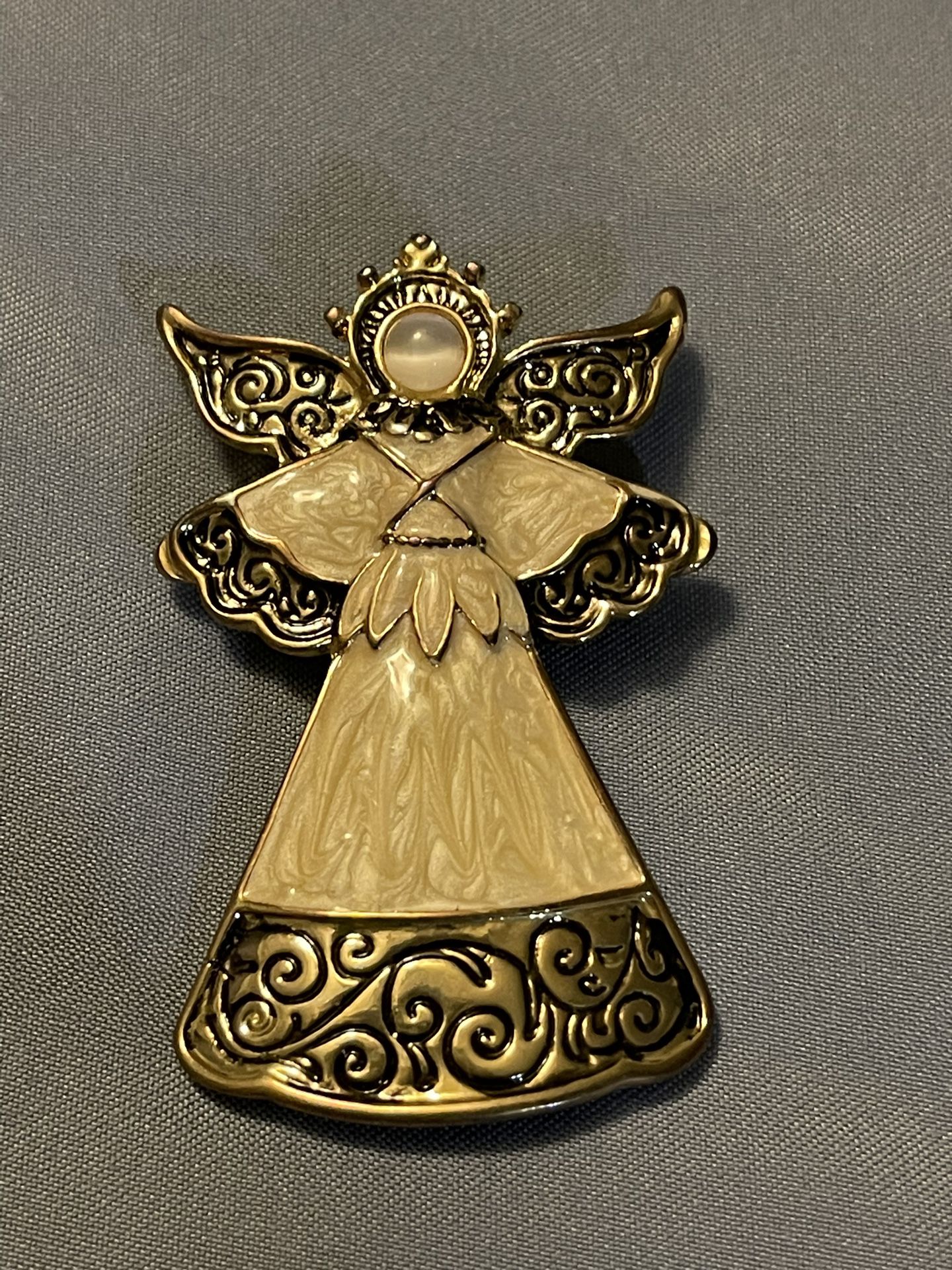 Beautiful Angel Vintage Pin Brooch 