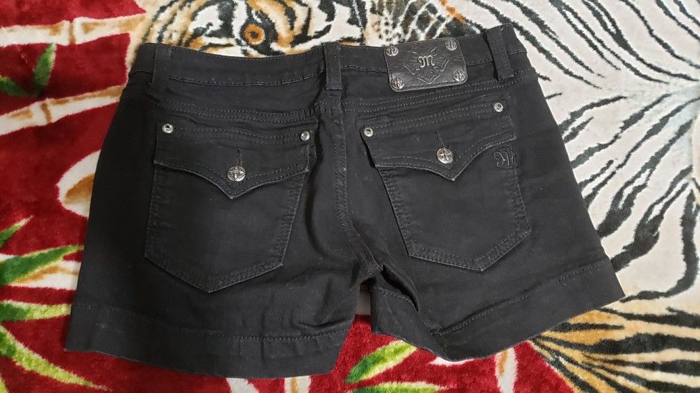 Women's Miss Me Shorts Size 30. $35. Pickup In Oakdale
