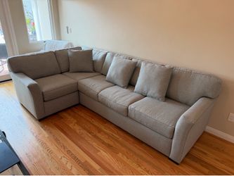 Living Spaces Sectional – Essentially Brand New
