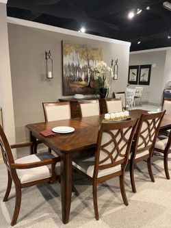 Meticulously crafted cherry finish large dining set w/extension leaves