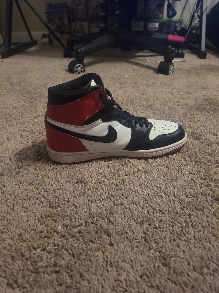 Jordan 1 Black Toe